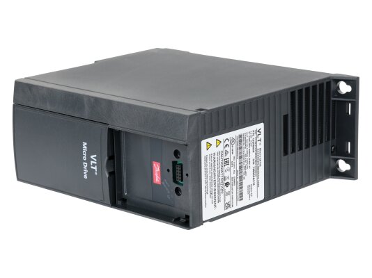 Преобразователь частоты Danfoss VLT Micro Drive FC-051P7K5T4E20H3BXCXXXSXXX